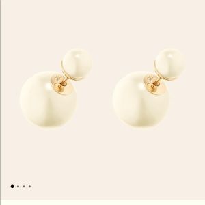 Dior NWOT Pearl Tiabales Studs